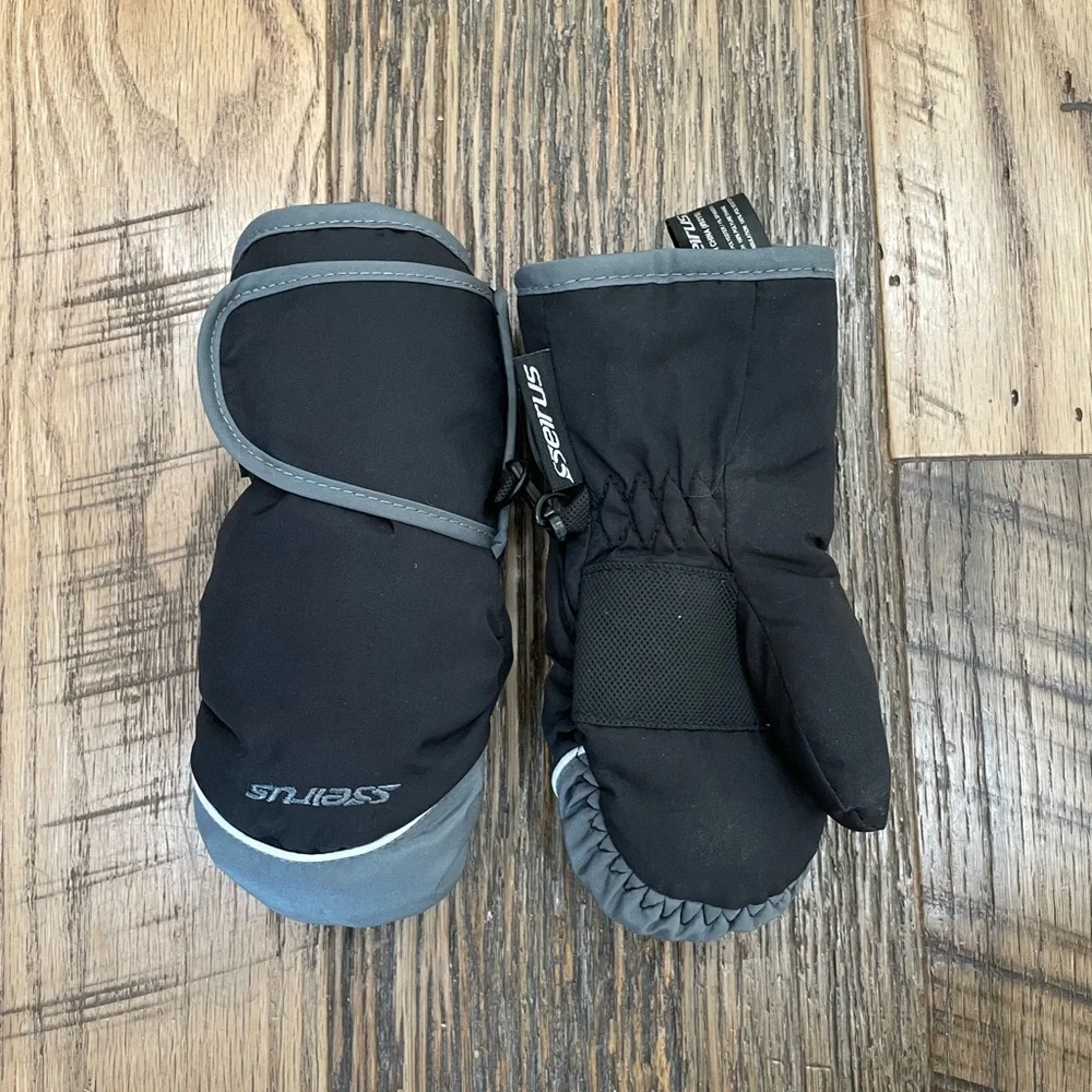 Seirus waterproof gloves mittens bot 3-4